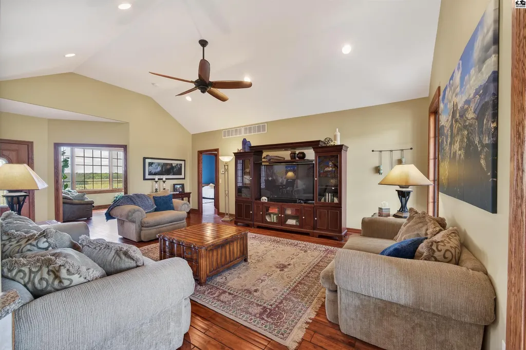 2100 N East Lake Road Newton KS 67114