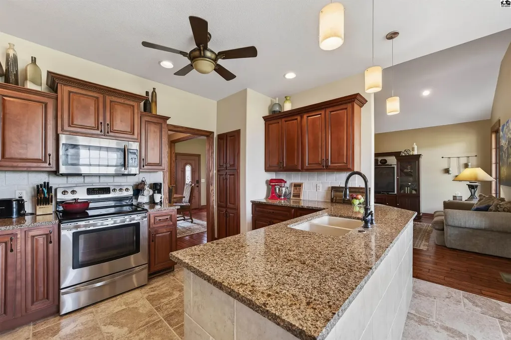 2100 N East Lake Road Newton KS 67114