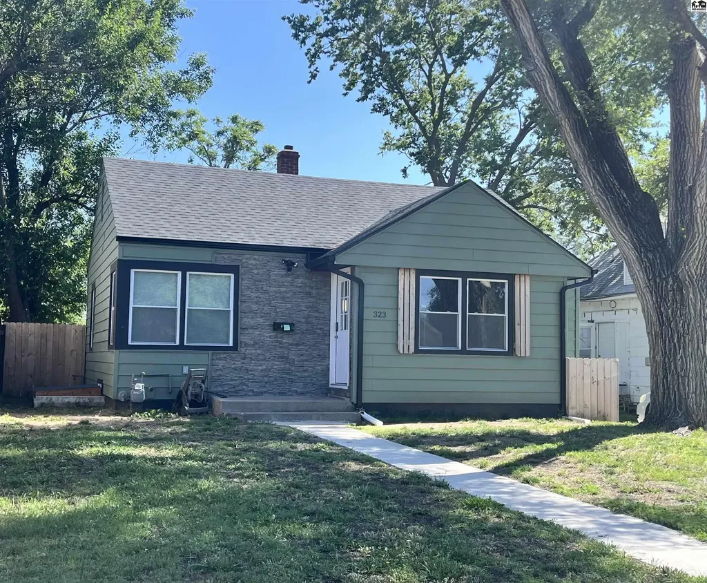 323 W 11th Avenue Hutchinson KS 67501