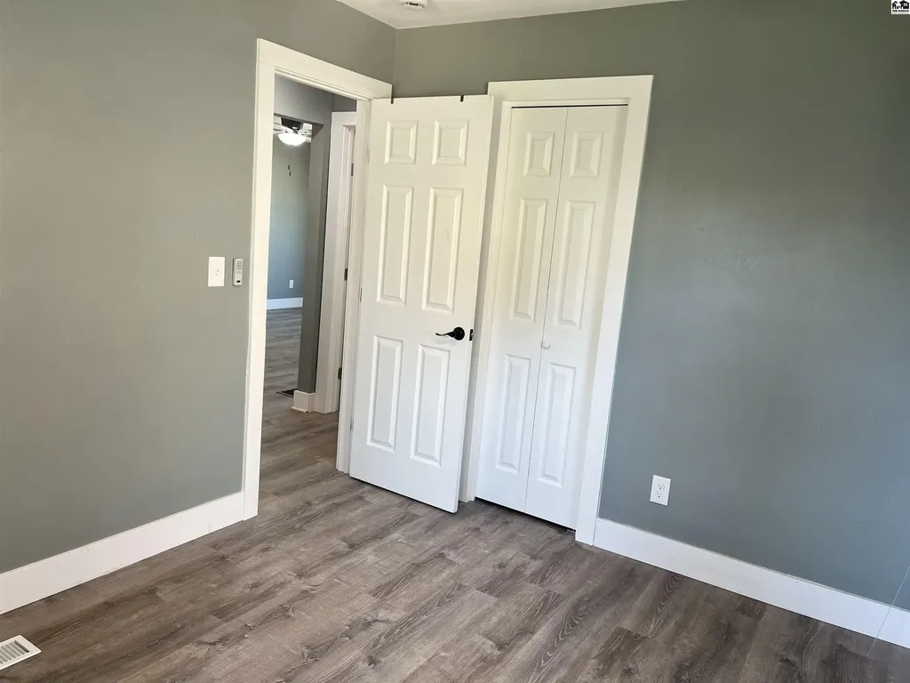 323 W 11th Avenue Hutchinson KS 67501