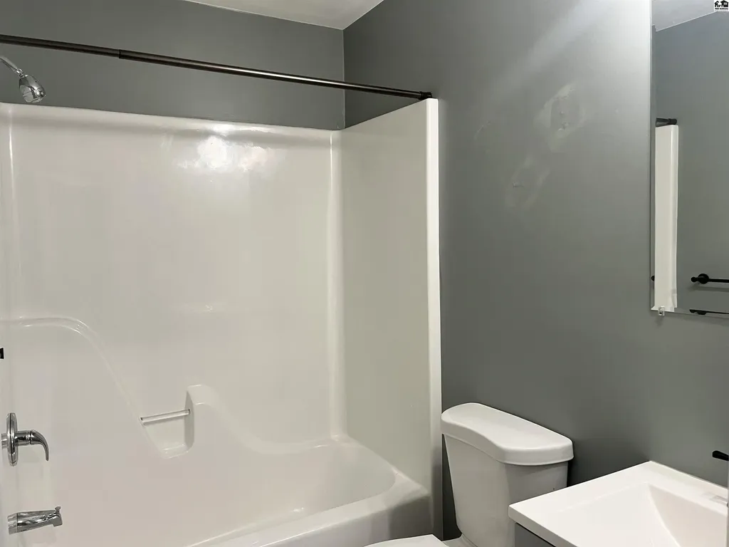 323 W 11th Avenue Hutchinson KS 67501