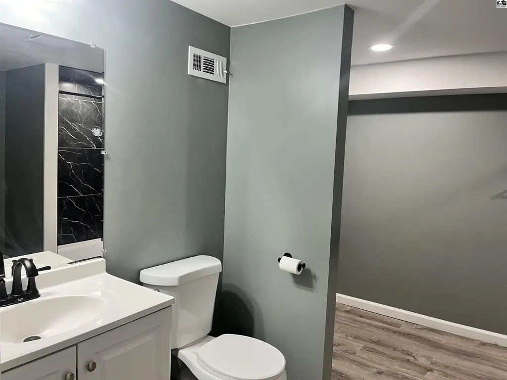 323 W 11th Avenue Hutchinson KS 67501