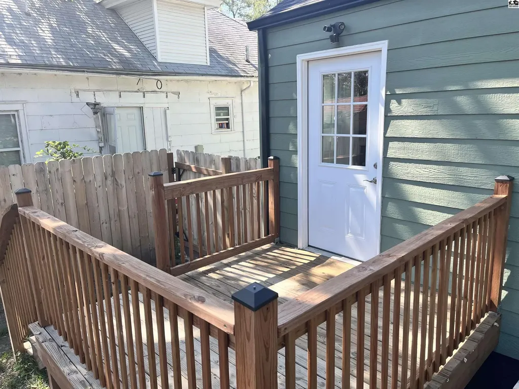 323 W 11th Avenue Hutchinson KS 67501