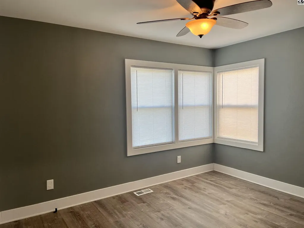 323 W 11th Avenue Hutchinson KS 67501
