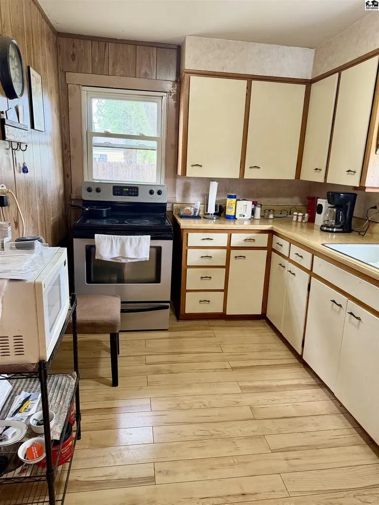 1108 S Ash Street Mcpherson KS 67460