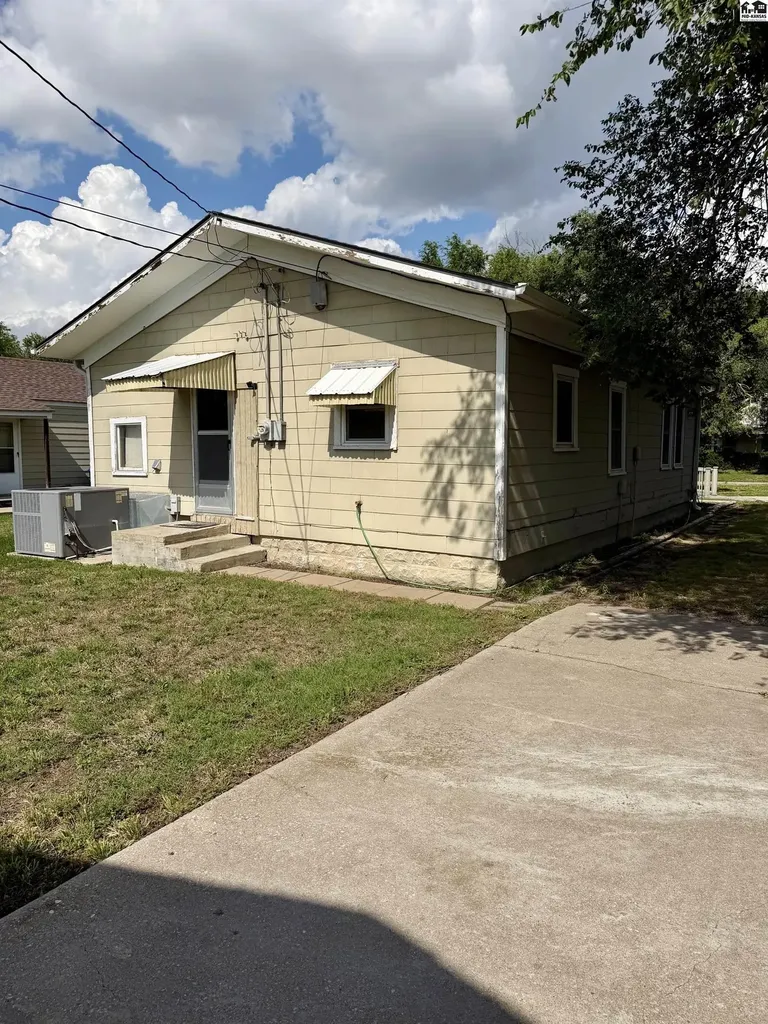 1108 S Ash Street Mcpherson KS 67460