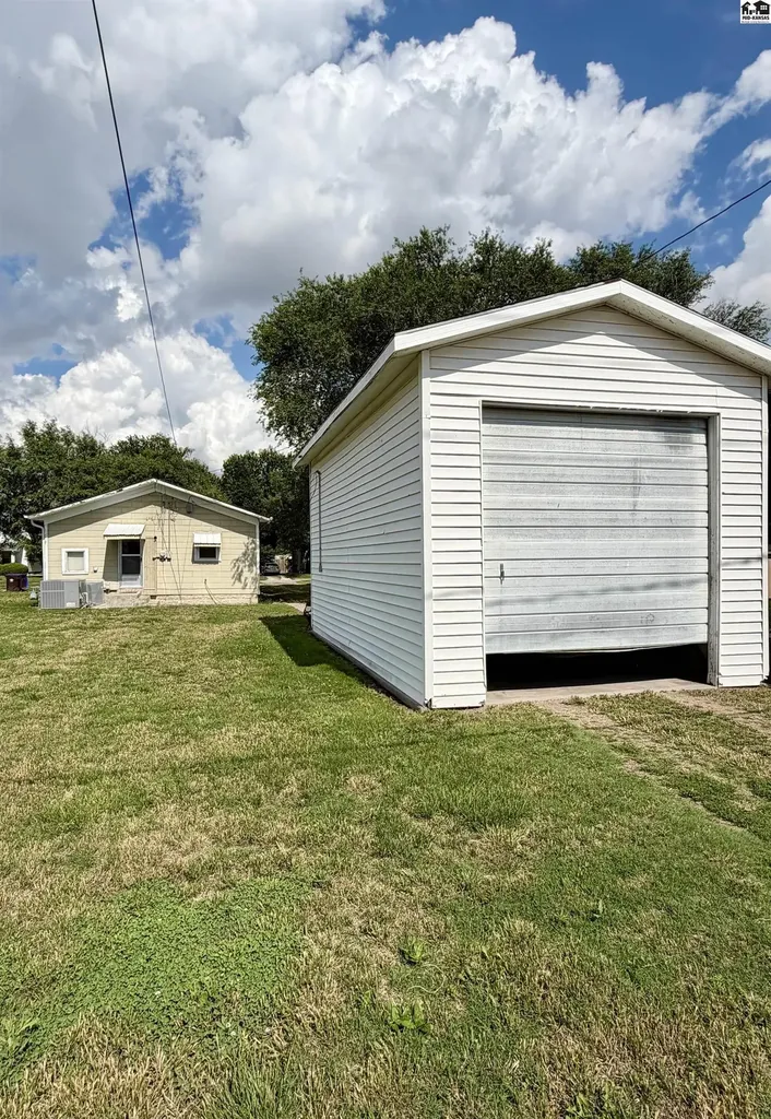 1108 S Ash Street Mcpherson KS 67460
