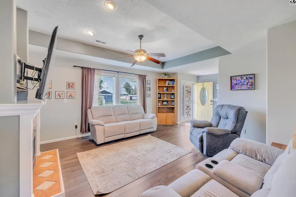 201 E 3rd South Hutchinson KS 67505