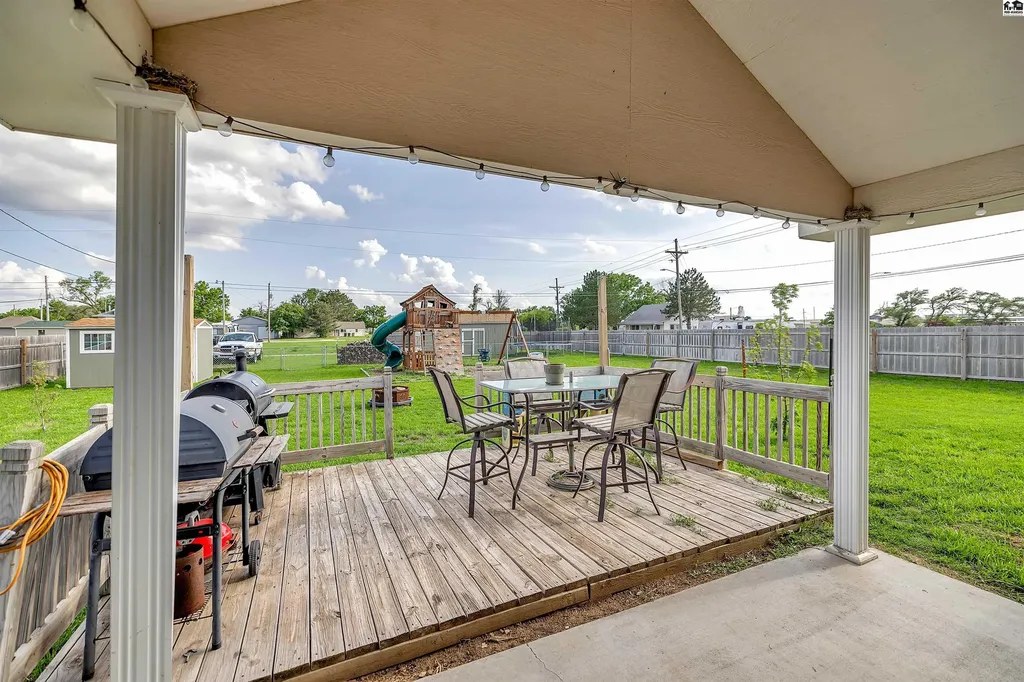 201 E 3rd South Hutchinson KS 67505