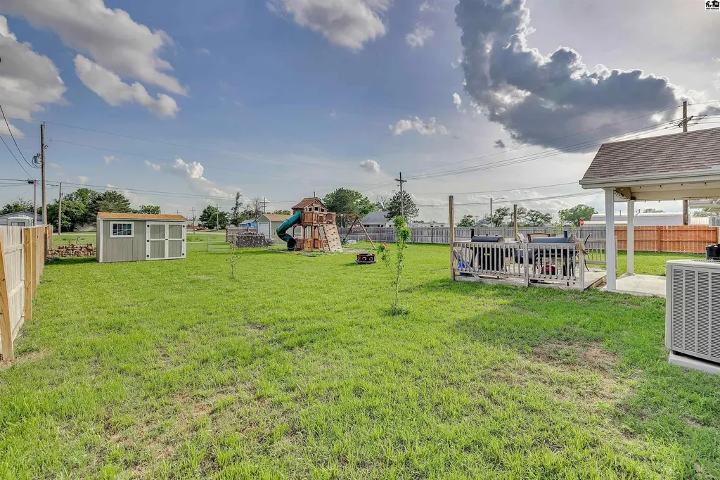 201 E 3rd South Hutchinson KS 67505