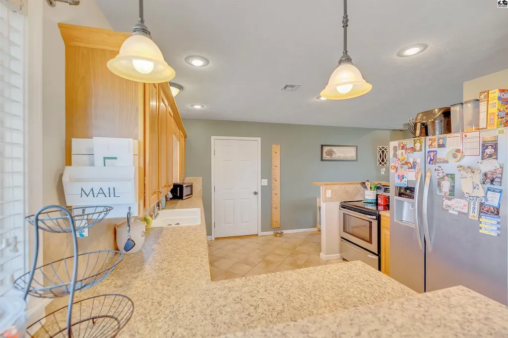 201 E 3rd South Hutchinson KS 67505