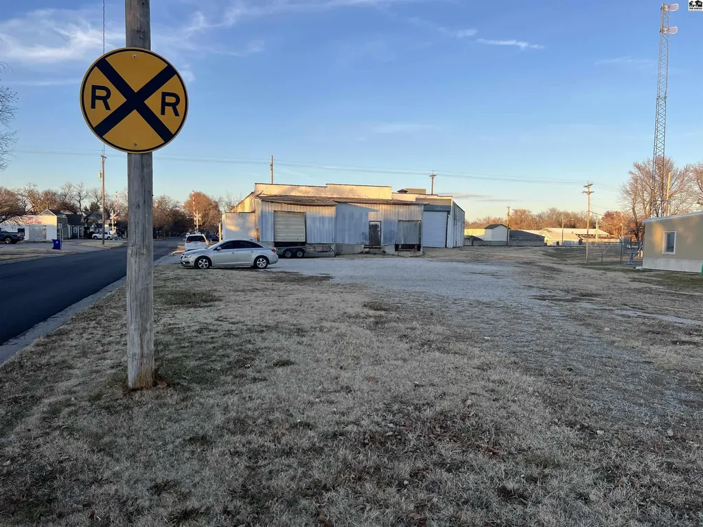 310 N Oak Street Mcpherson KS 67460