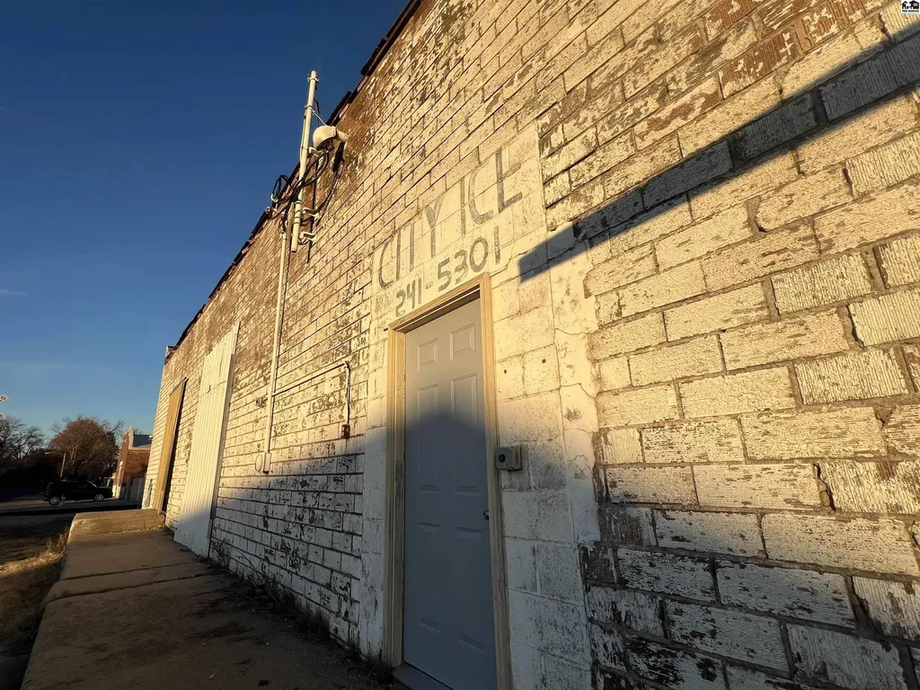 310 N Oak Street Mcpherson KS 67460