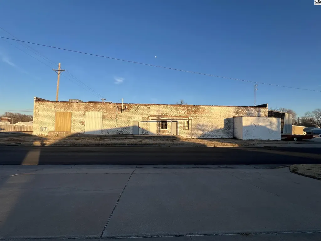310 N Oak Street Mcpherson KS 67460