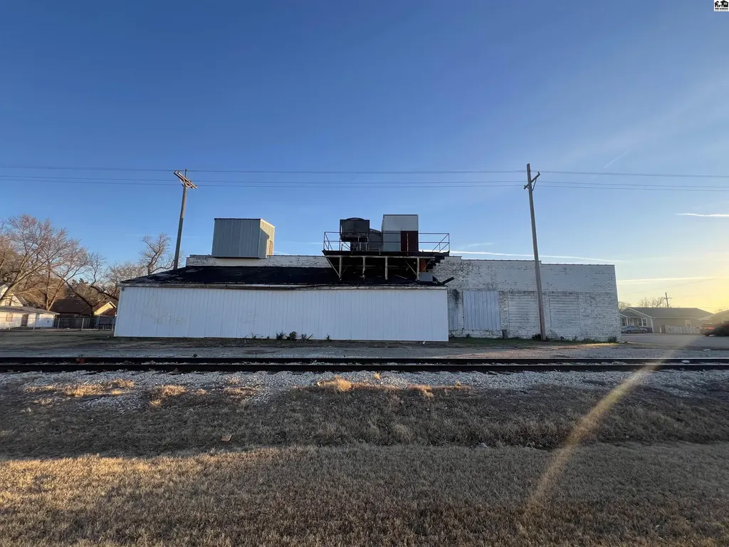 310 N Oak Street Mcpherson KS 67460