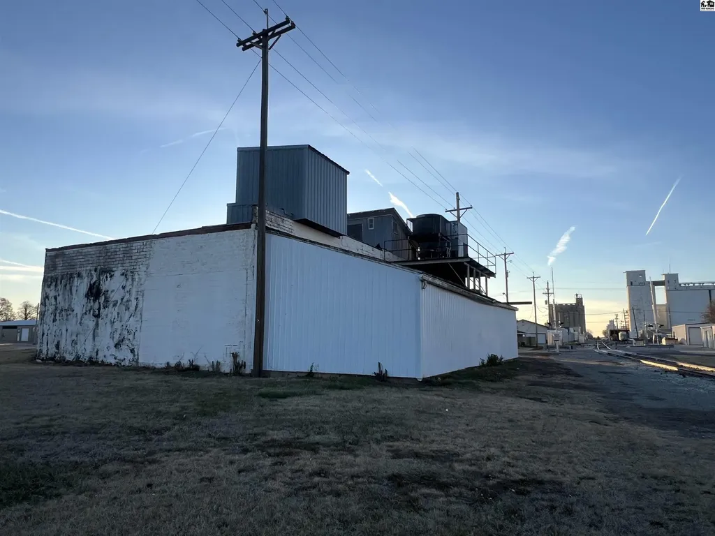 310 N Oak Street Mcpherson KS 67460