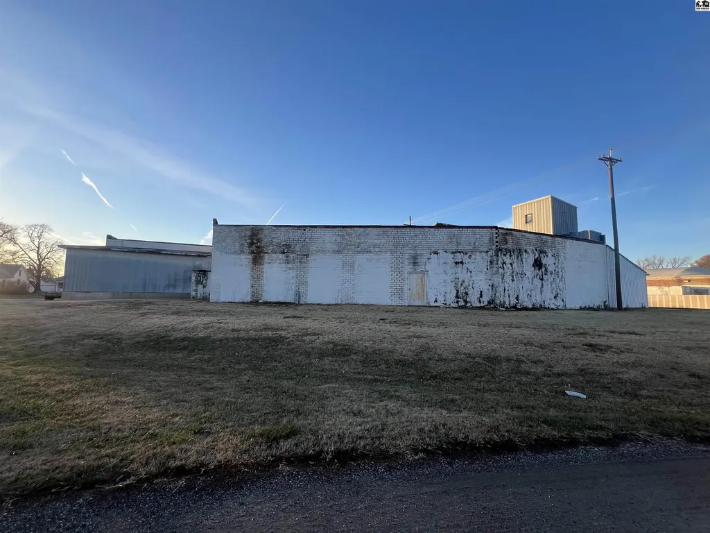 310 N Oak Street Mcpherson KS 67460