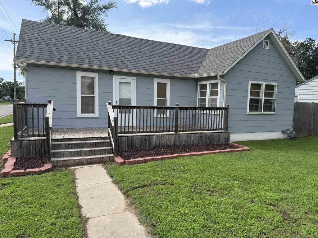 900 W 19th Hutchinson KS 67502-1111