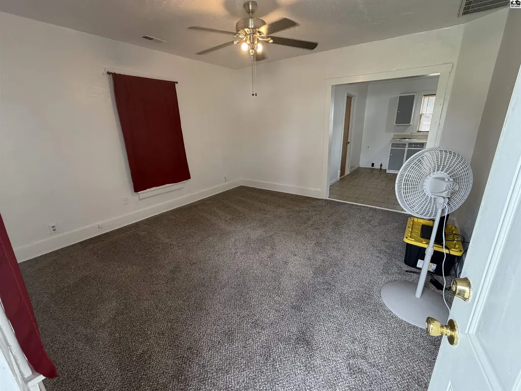 900 W 19th Hutchinson KS 67502-1111