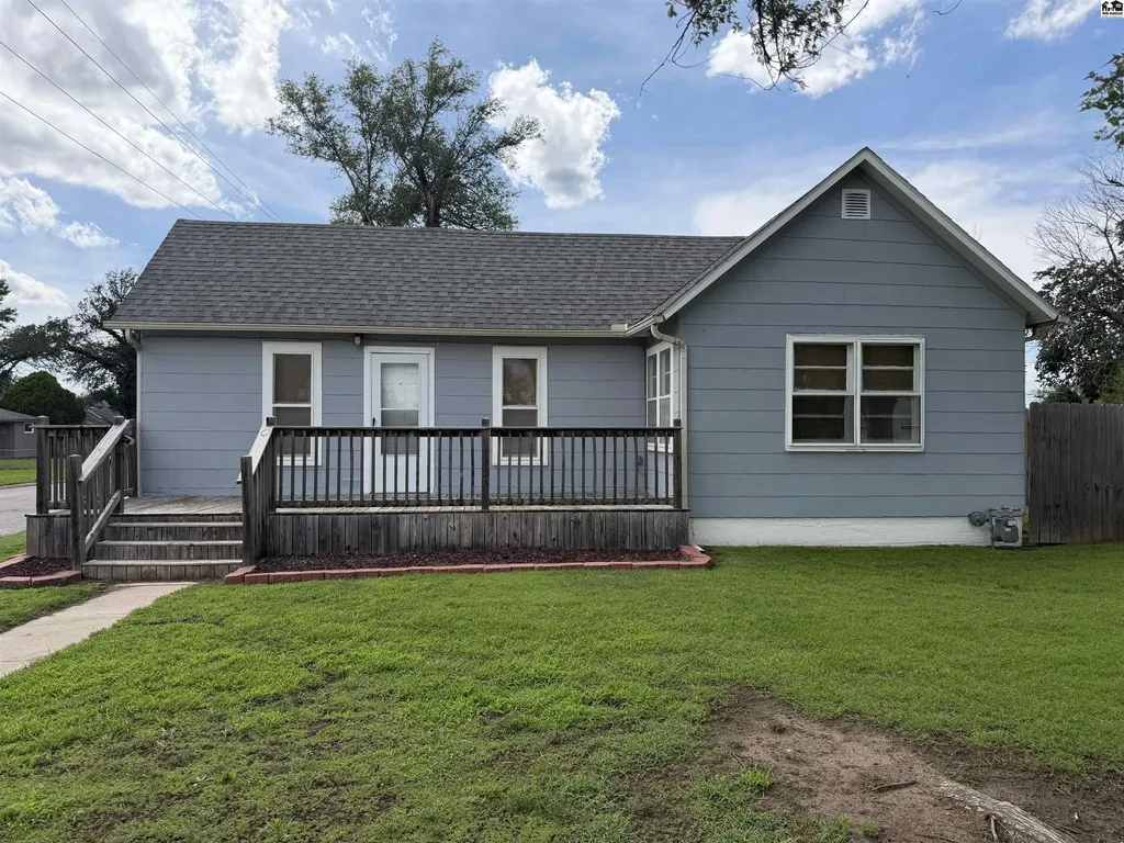 900 W 19th Hutchinson KS 67502-1111