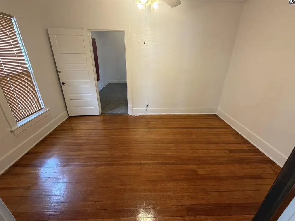 900 W 19th Hutchinson KS 67502-1111
