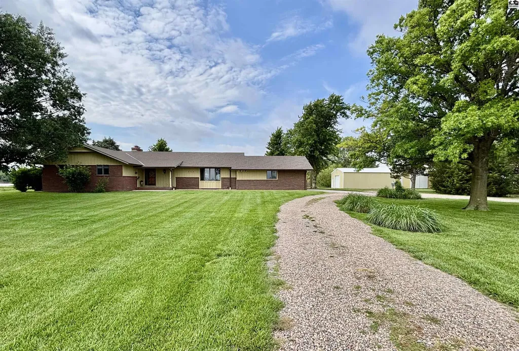 1235 Frontier Road Mcpherson KS 67460