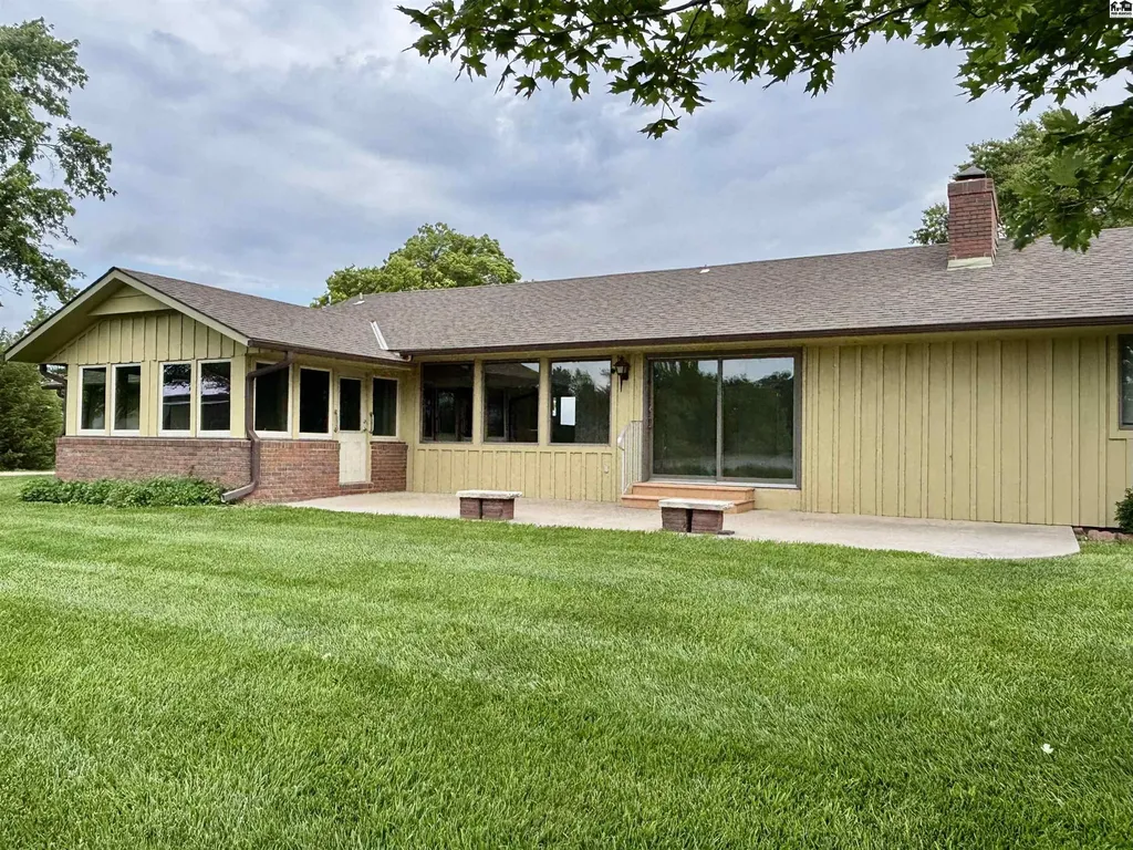 1235 Frontier Road Mcpherson KS 67460