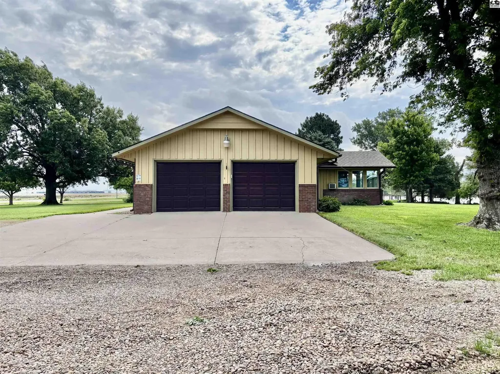 1235 Frontier Road Mcpherson KS 67460