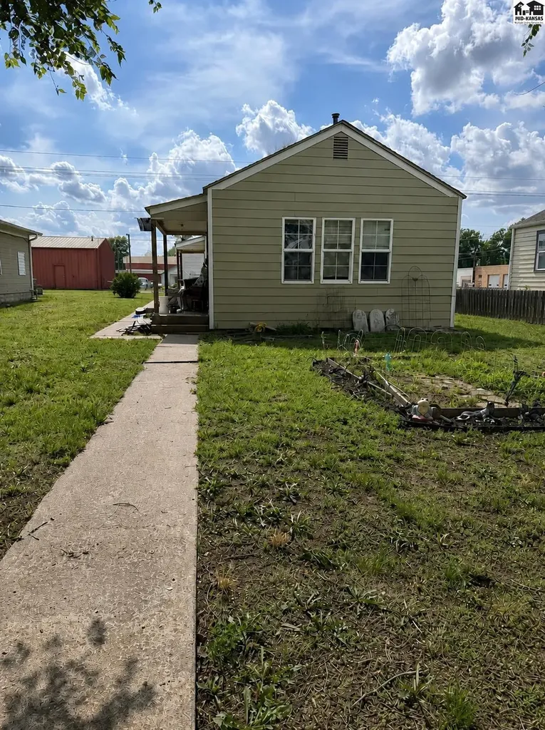 1102-1104 S Ash Street Mcpherson KS 67460