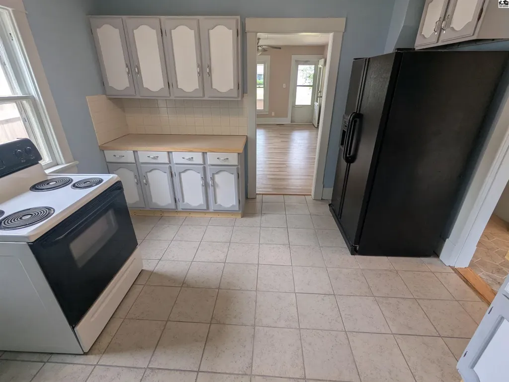 618 W 17th Avenue Hutchinson KS 67501
