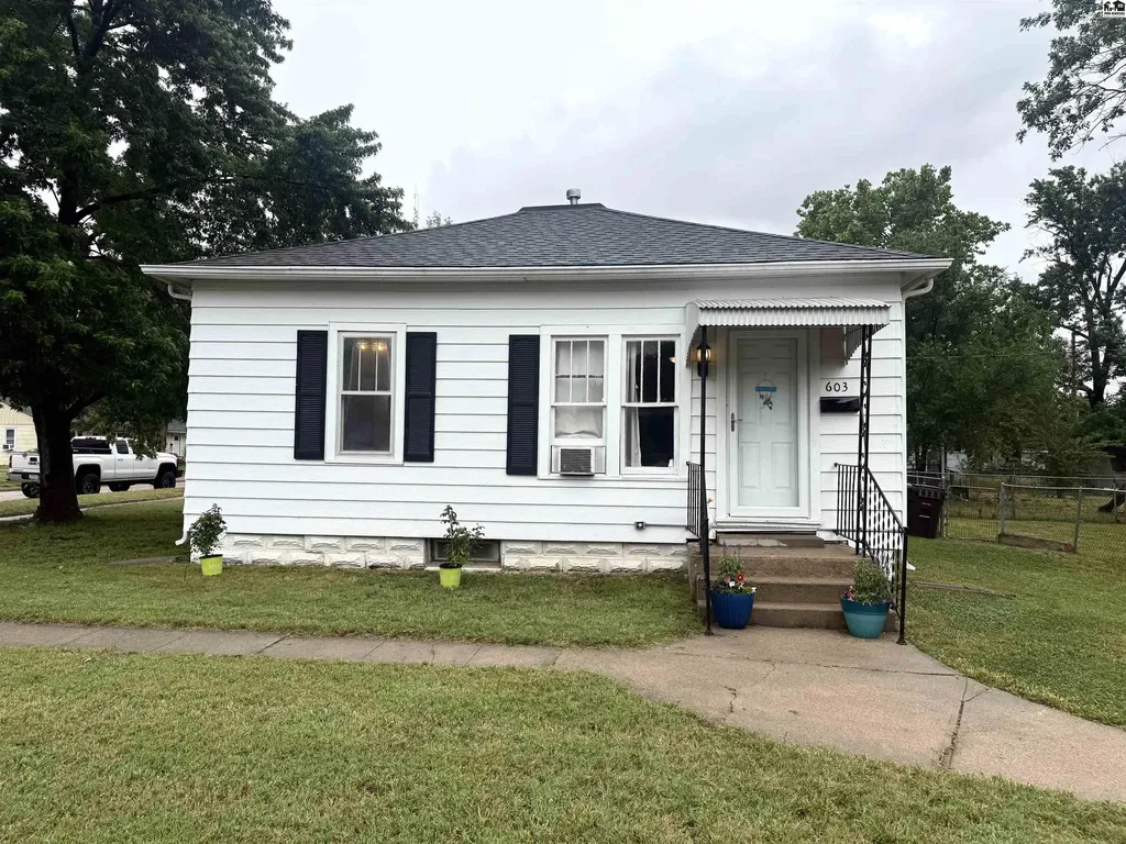 603 E 1st Street Mcpherson KS 67502