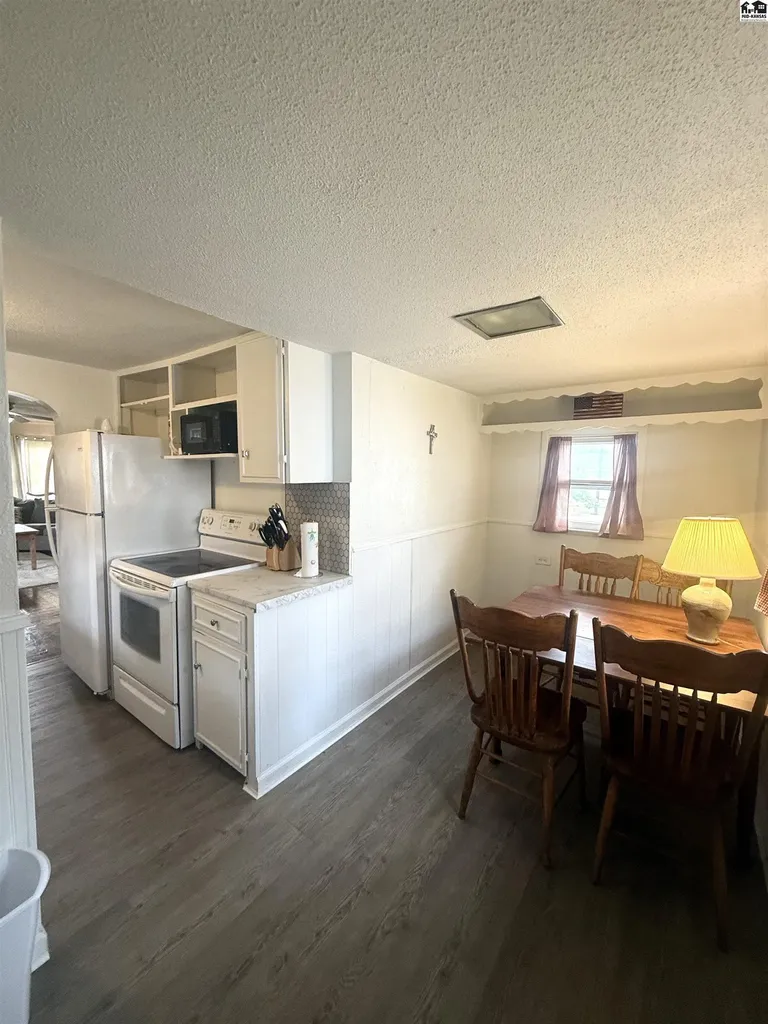 603 E 1st Street Mcpherson KS 67502