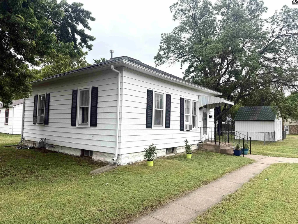 603 E 1st Street Mcpherson KS 67502