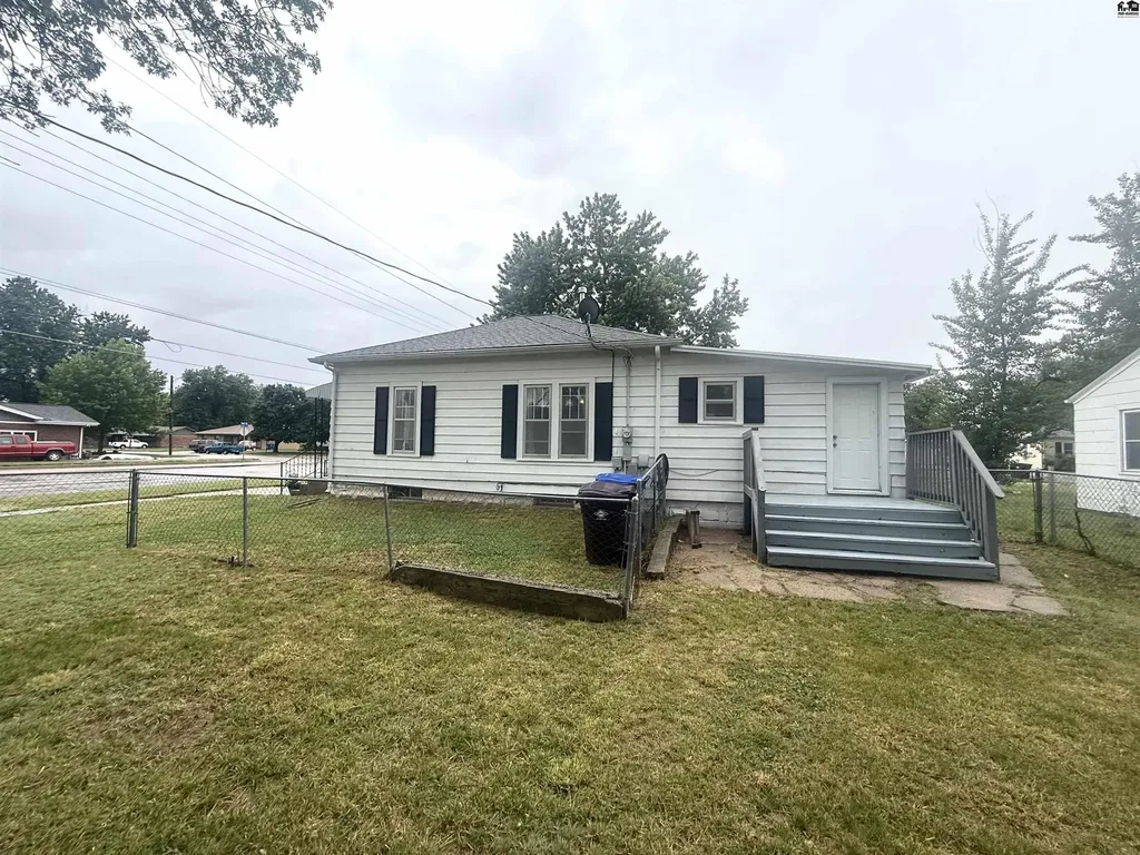 603 E 1st Street Mcpherson KS 67502