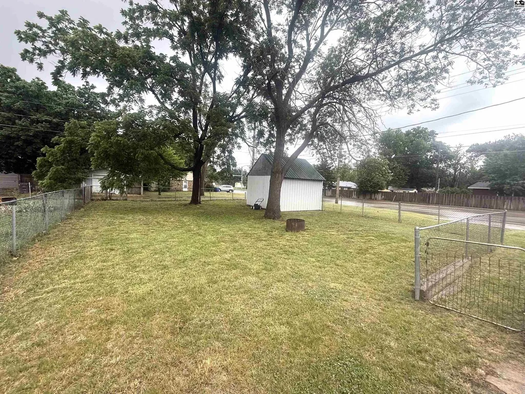 603 E 1st Street Mcpherson KS 67502