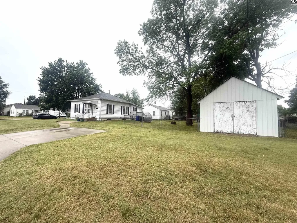 603 E 1st Street Mcpherson KS 67502