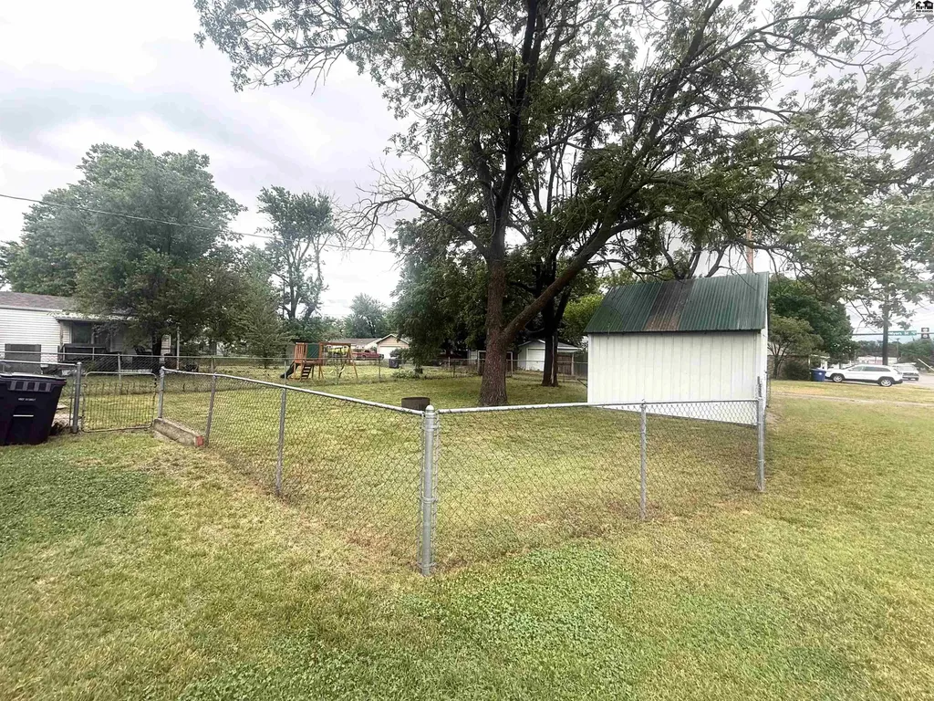 603 E 1st Street Mcpherson KS 67502