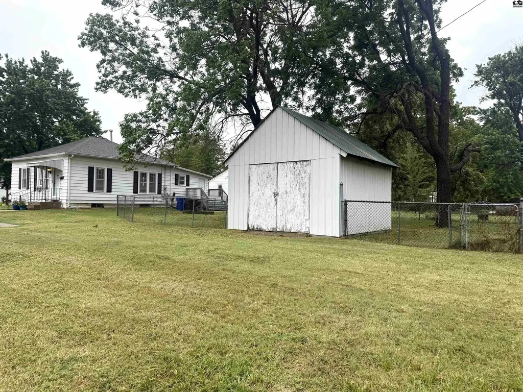 603 E 1st Street Mcpherson KS 67502