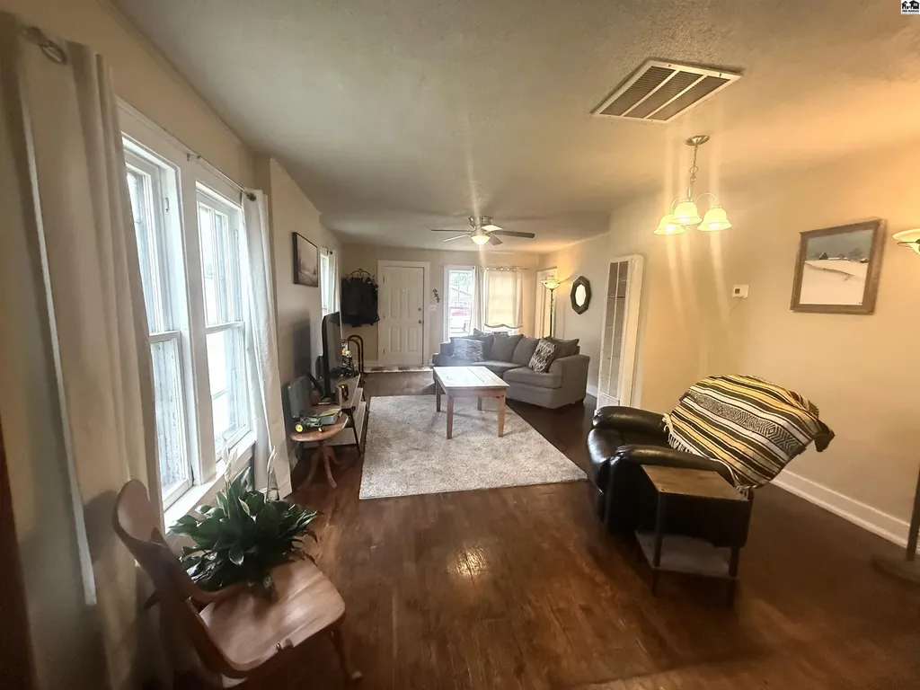 603 E 1st Street Mcpherson KS 67502