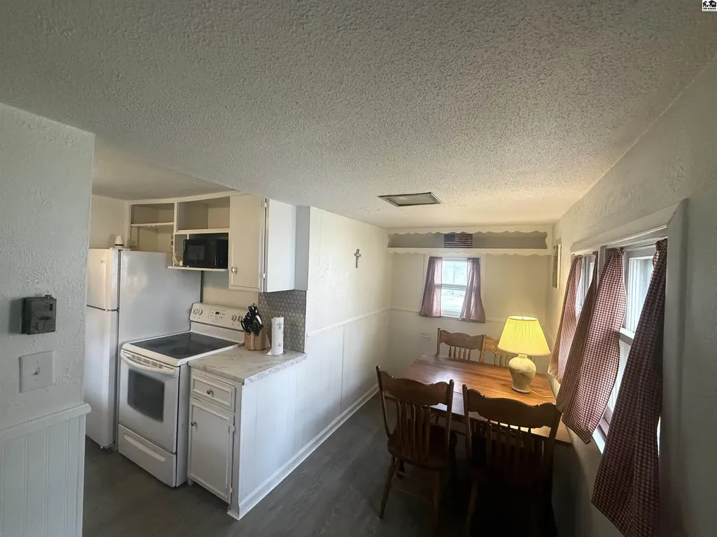 603 E 1st Street Mcpherson KS 67502
