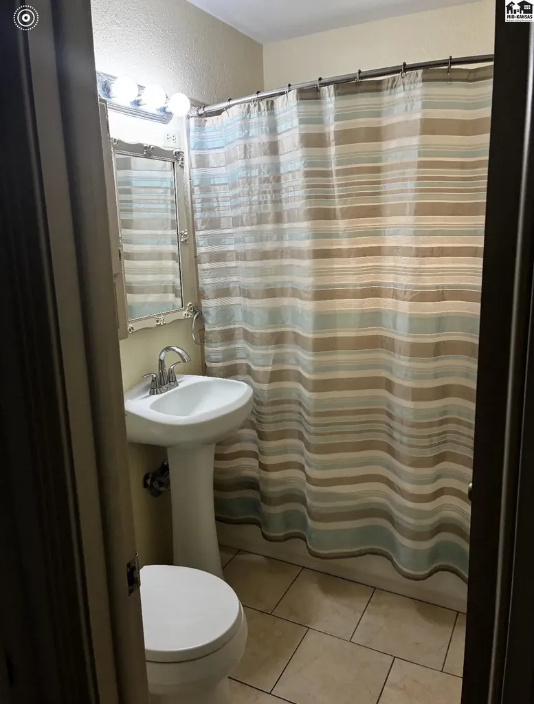 1325 E 8th Avenue Hutchinson KS 67501