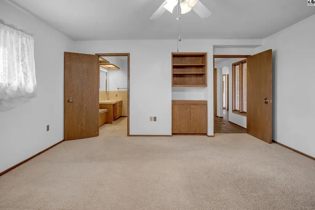 14 Paseo Place Hutchinson KS 67502