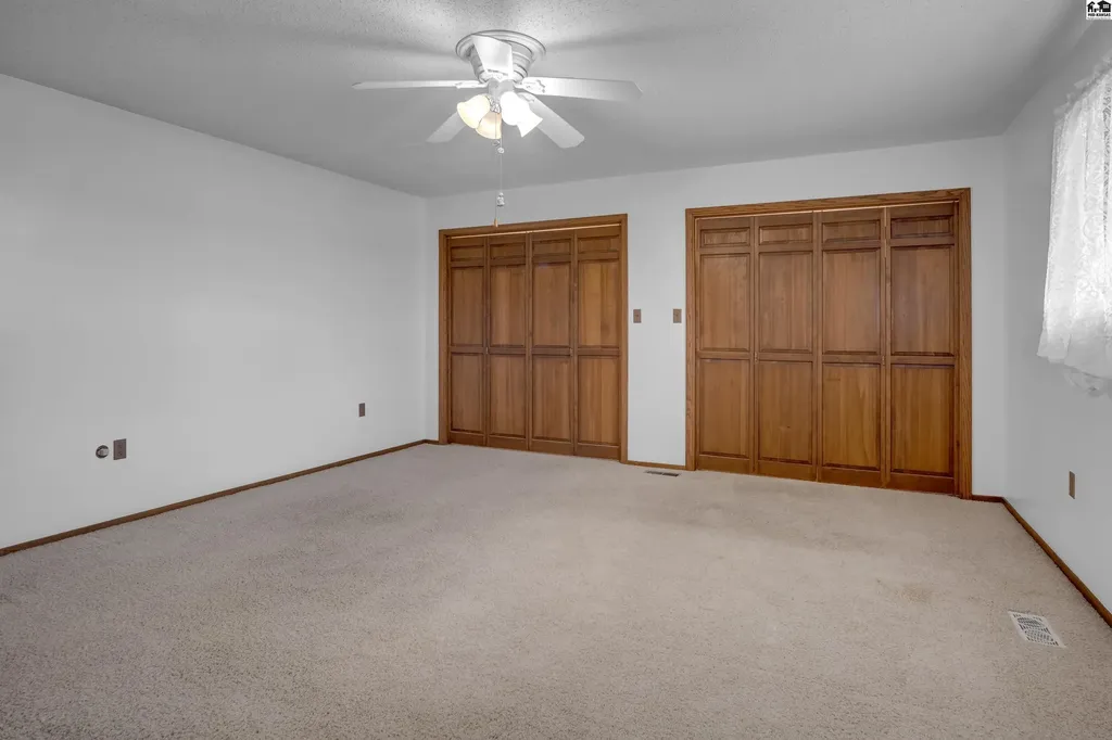 14 Paseo Place Hutchinson KS 67502