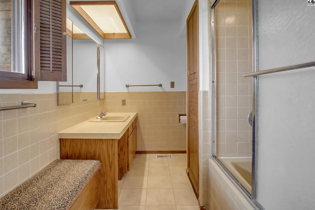 14 Paseo Place Hutchinson KS 67502