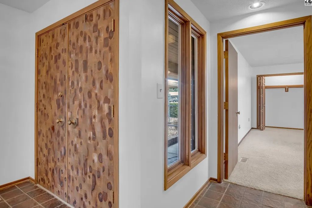 14 Paseo Place Hutchinson KS 67502