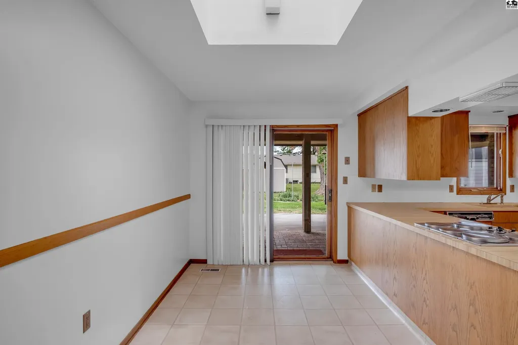 14 Paseo Place Hutchinson KS 67502