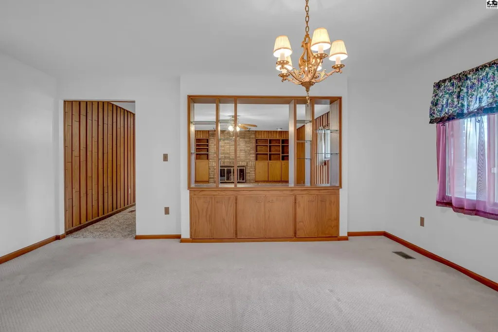 14 Paseo Place Hutchinson KS 67502