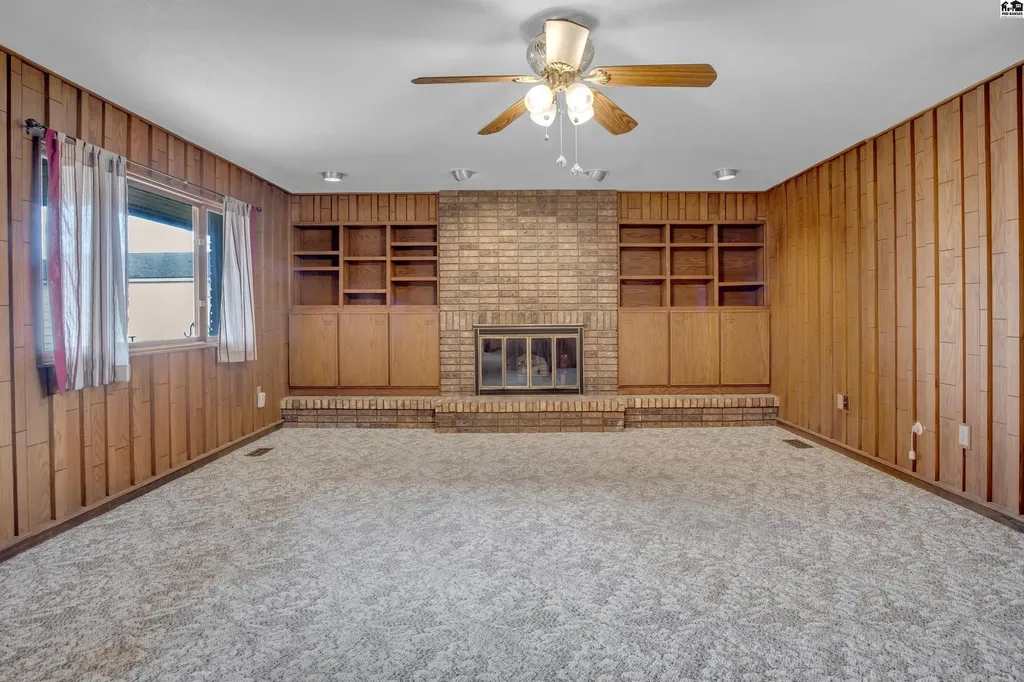 14 Paseo Place Hutchinson KS 67502
