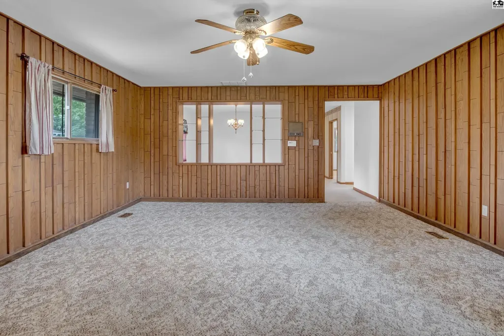 14 Paseo Place Hutchinson KS 67502