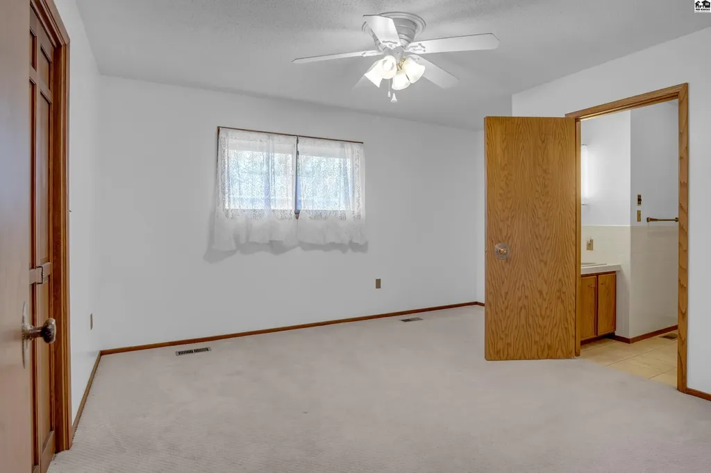 14 Paseo Place Hutchinson KS 67502
